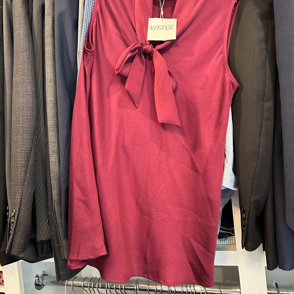 Kasper Red Sleeveless Blouse with Tie Front